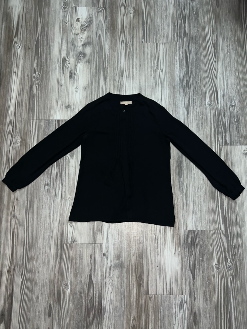 Banana Republic Black Long-Sleeve Pleated Front Blouse